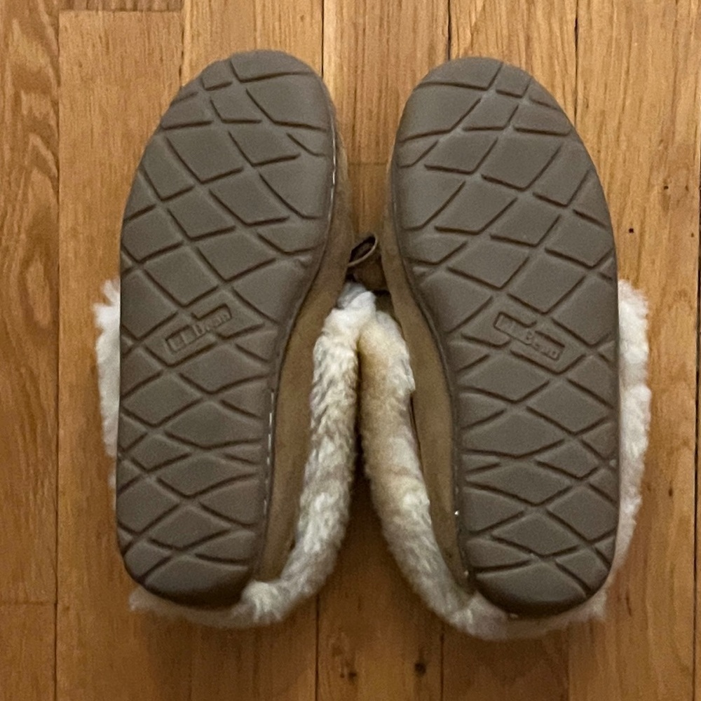LL Bean Womens Size 5 m Shearling Lined Moccasins. - Picture 2 of 3